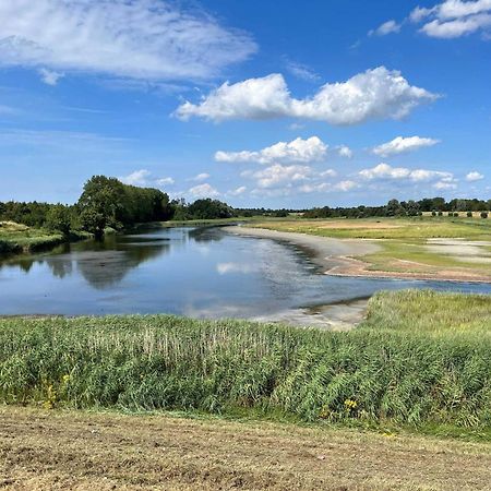 Oosterschelde Lodge Met Veel Privacy En Dicht Bij Het Water Scherpenisse Eksteriør bilde